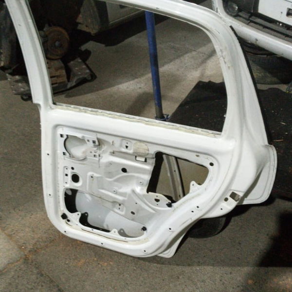 Porta Traseira Direita Citroen C3 2012 Com Detalhe