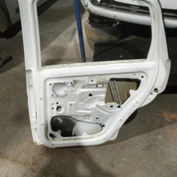 Porta Traseira Direita Citroen C3 2012 Com Detalhe