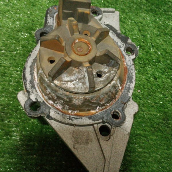 Bomba D'água Peugeot 306 99 1.8 16 Válvulas