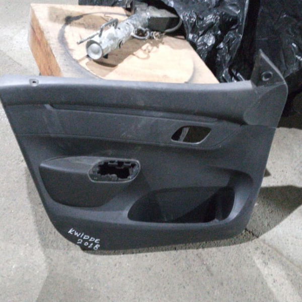 Forro De Porta Dianteiro Esquerto Renault Kwid 2018
