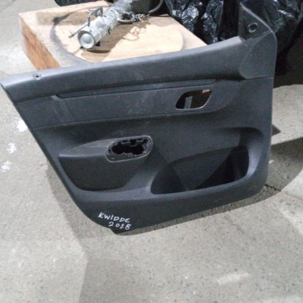 Forro De Porta Dianteiro Esquerto Renault Kwid 2018