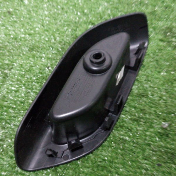 Puxador Da Porta Dianteira Esquerda Renault 2018 Kwid