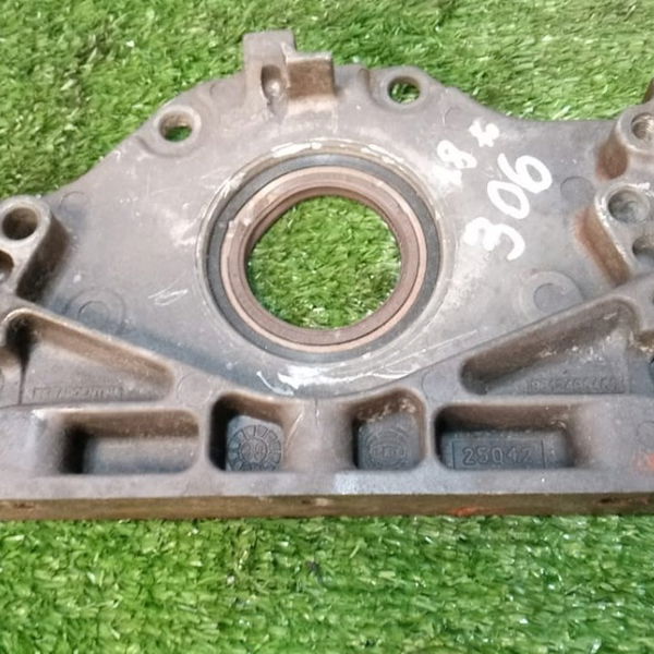 Flange Retentor Do Motor Peugeot 306 1.8 16 Válvula