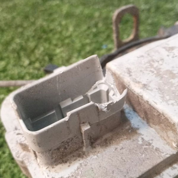 Fechadura Da Porta Dianteira Esquerda Peugeot 206 - Avaria