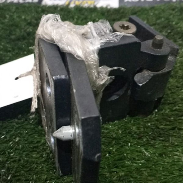 Dobradiça Da Porta Traseira Direita Xsara Picasso 2001 A 04