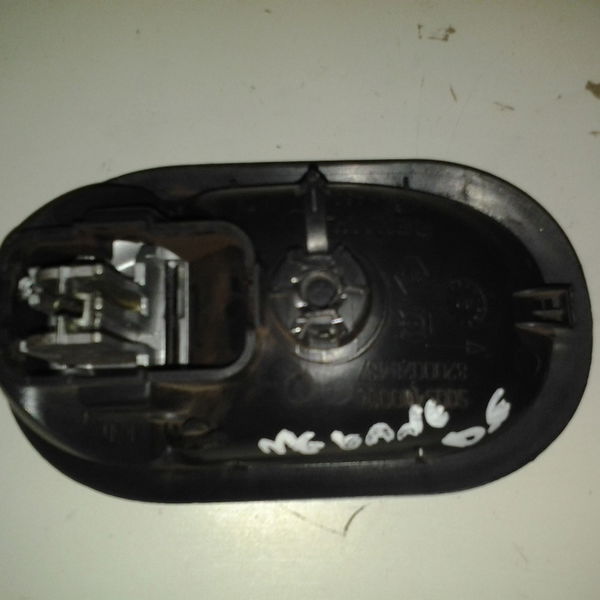 Maçaneta Dianteira Esquerda Renault Megane 06 A 12