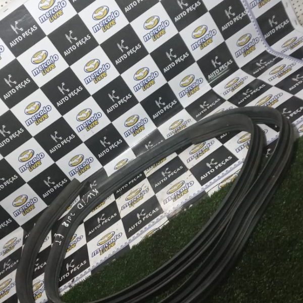 Borracha De Porta Traseira Esquerda Kwid 2018