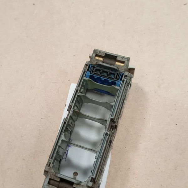 Suporte Conector Tomada Caixa Fluence 2015
