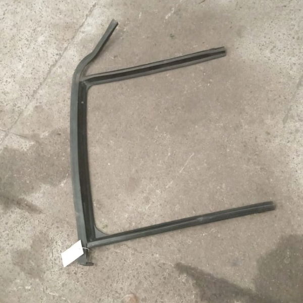 Borracha Da Calha De Vidro Traseira Esquerda Kwid 2018