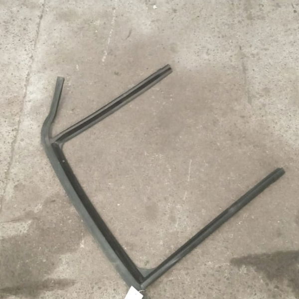 Borracha Da Calha De Vidro Traseira Esquerda Kwid 2018