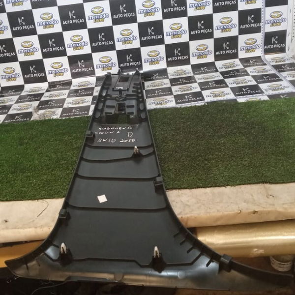 Acabamento Coluna Lado Direito Kwid 2018
