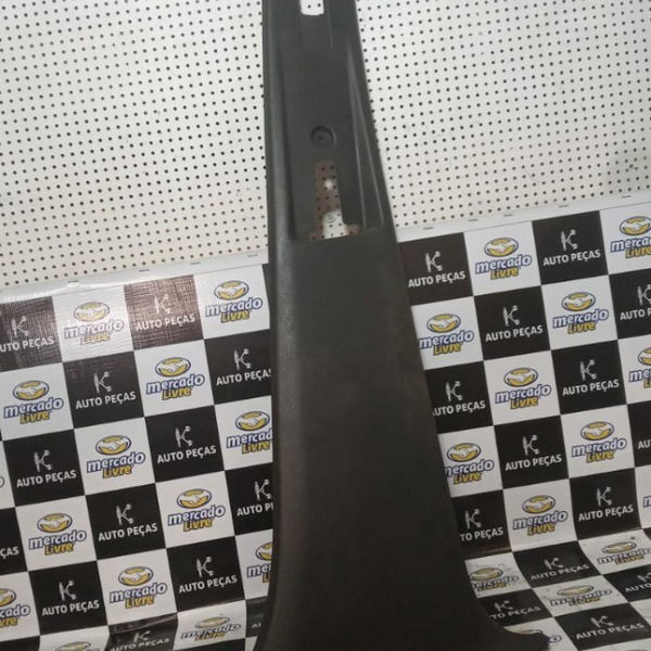 Acabamento Coluna Lado Direito Kwid 2018