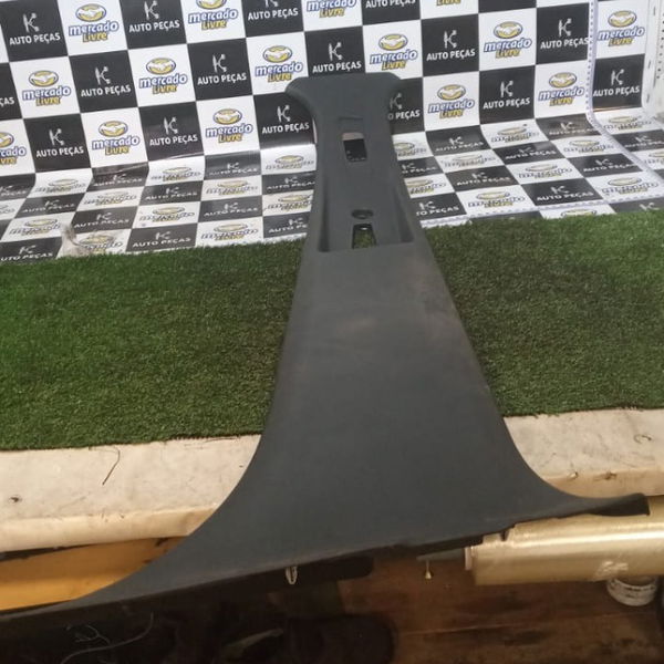 Acabamento Coluna Lado Direito Kwid 2018