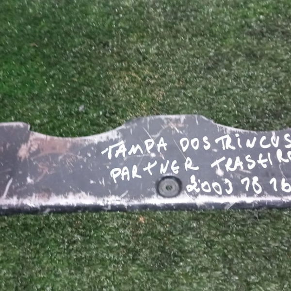 Tampa Dos Trincos Partner 2003 Traseiro