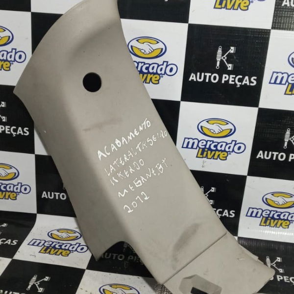 Acabamento Lateral Traseiro Esquerdo Megane Grand Tour 2012