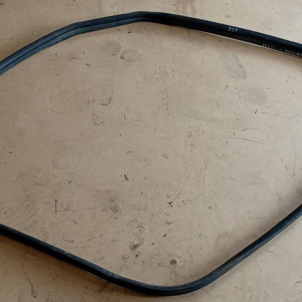 Borracha De Porta Traseira Direita C4 Pallas 2012