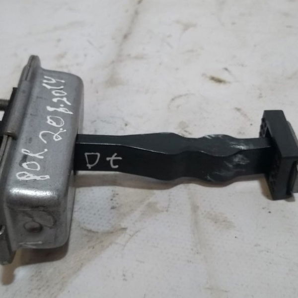Limitador Porta Dianteira Esquerda Peugeot 208 2014
