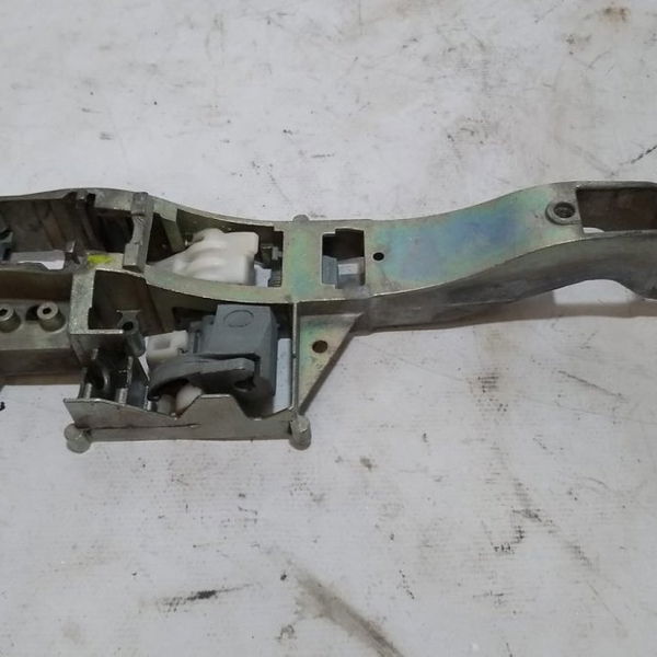 Suporte Maçaneta Porta Traseira Esquerda Peugeot 208 2014