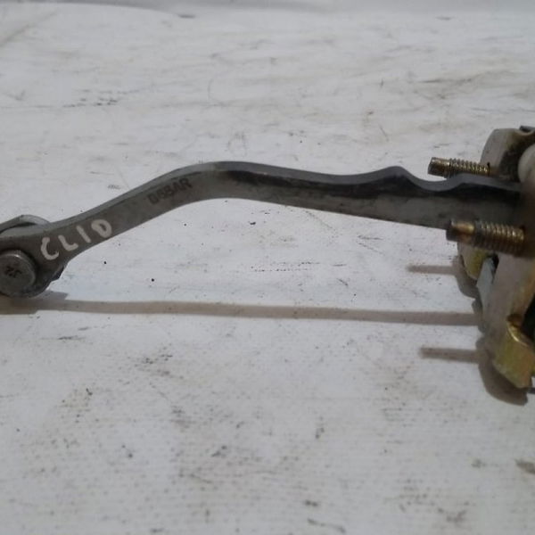 Limitador Porta Traseiro Direito Renault Clio 2002