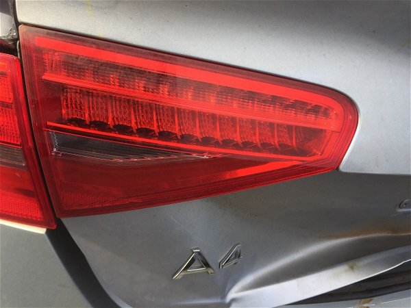 Lanterna Da Tampa Traseira Lado Esquerdo Audi A4 2014