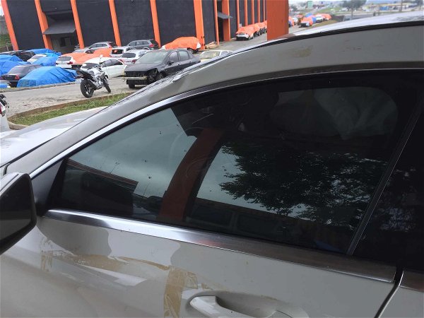 Vidro Porta Dianteiro Esquerdo Mercedes Benz Cla 200 2014