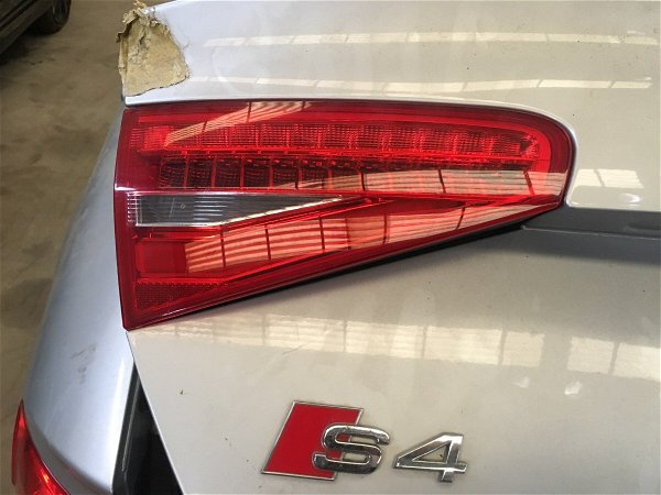 Lanterna Traseira Esquerda Tampa Audi S4 3.0 V6 2014