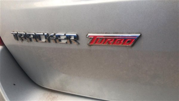 Emblema Tampa Traseira Chevrolet Tracker 2019 Original 