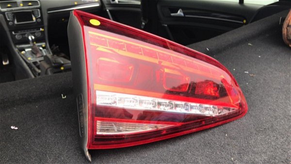 Lanterna Esquerda Da Tampa Volkswagen Tiguan 2014