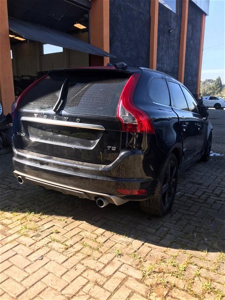 Volvo Xc60 T5 2015 Corte Lateral Corte Traseira Baixa Teto