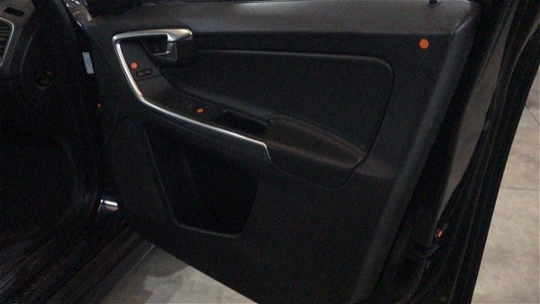 Forro De Porta Dianteiro Direito Volvo Xc60 D5 2017