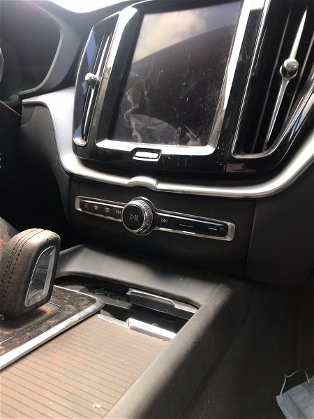 Volvo Xc60 T8 Hybrid 2019 Porta Capo Grade Emblema Capa