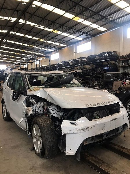 Painel Acabamento Porta Malas Land Rover Discovery 5 2019