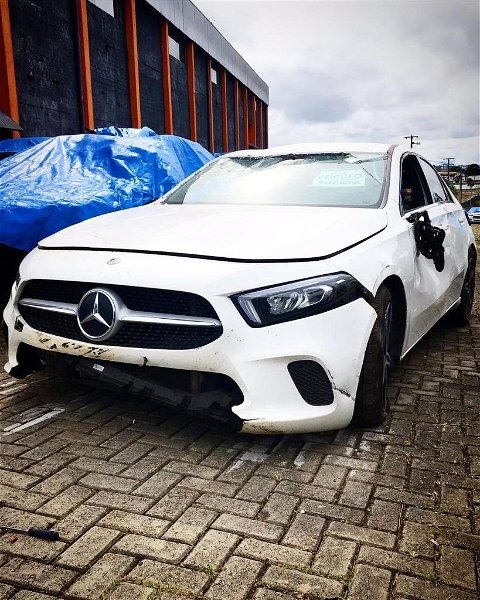 Aplique Milha Dianteiro Esquerdo Mercedes Benz A200 2019