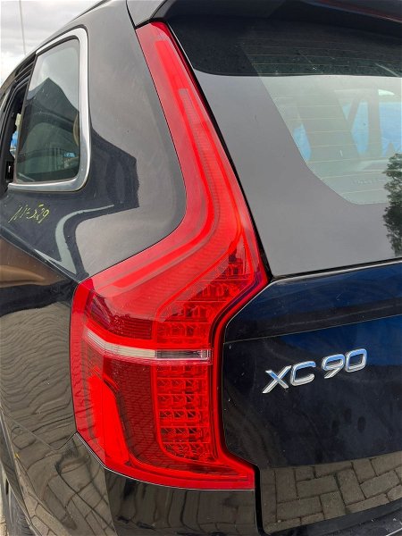 Lanterna Esquerda Volvo Xc90 D5 2020