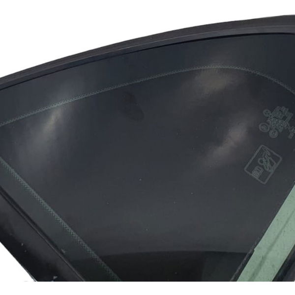 Vidro Fixo Vigia Traseiro Esquerdo Mercedes C180 2019