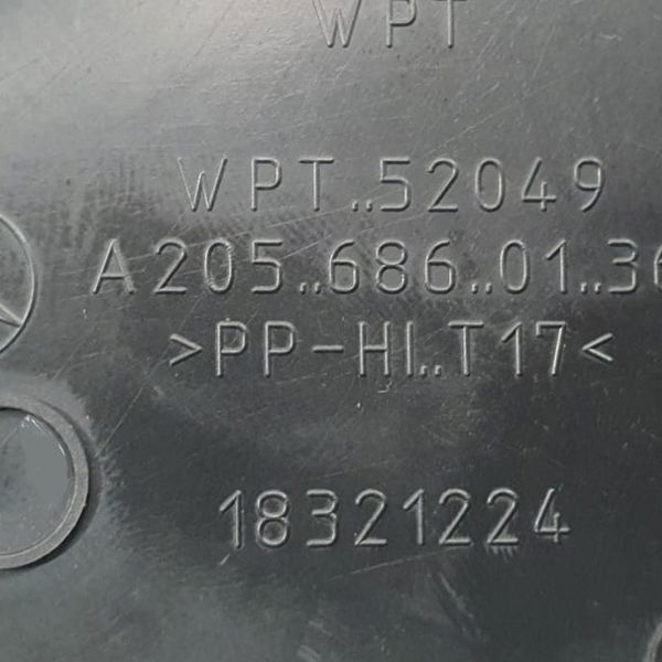 Acabamento Lateral Painel Lado Esquerdo Mercedes C180 2019 - Preto - Liso