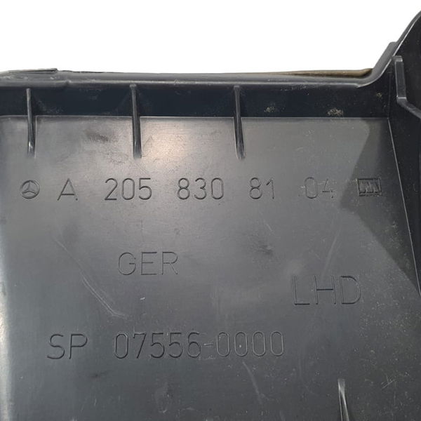 Tomada De Ar Cabine Mercedes C180 2019  Preto