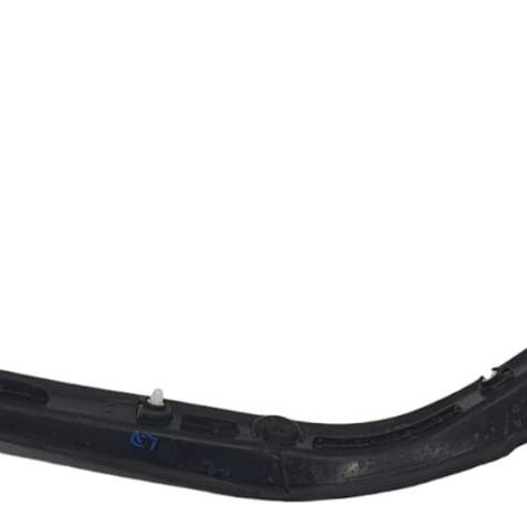 Moldura Porta-malas Lado Direito Mercedes C180 2019 Preto