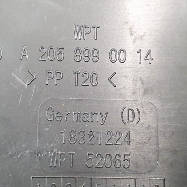 Suporte Ferramentas Porta-malas Mercedes C180 2019