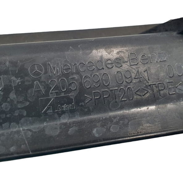 Acabamento Porta-malas Lado Esquerdo Mercedes C180 2019  Preto