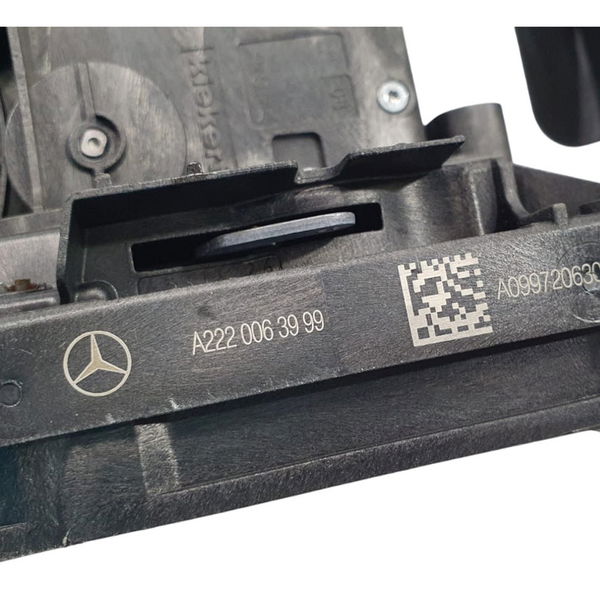 Fechadura Porta Dianteira Esquerda Mercedes C180 2019