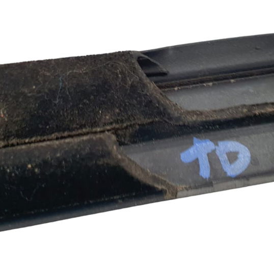 Pestana Traseira Direita Mercedes C180 2019 Prateado