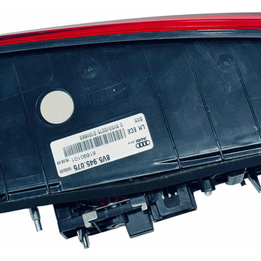 Lanterna Esquerda Tampa Audi A3 Sedan 2019 8v5945075 Esquerdo Vermelho
