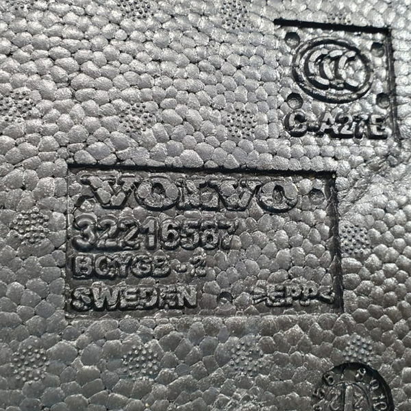 Isopor Suporte Banco Dianteiro Direito Volvo Xc90 T8 2022 Cinza-escuro