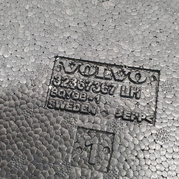 Isopor Suporte Banco Traseira Esquerda Volvo Xc90 T8 2022 Cinza-escuro