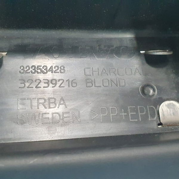 Soleira Porta-malas Volvo Xc90 T8 Inscription 2022 Preto