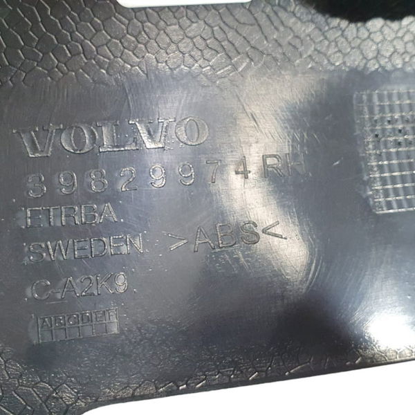 Acabamento Lateral Banco Direito Volvo Xc90 T8 Inscrip. 2022