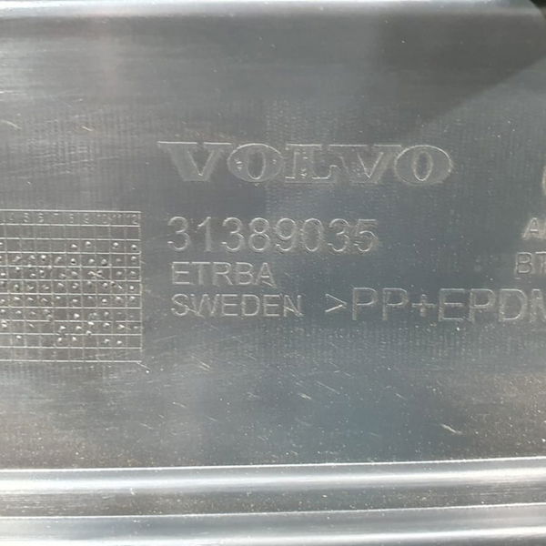 Acabamento Tampa Porta-malas Volvo Xc90 T8 Inscription 2022 Preto