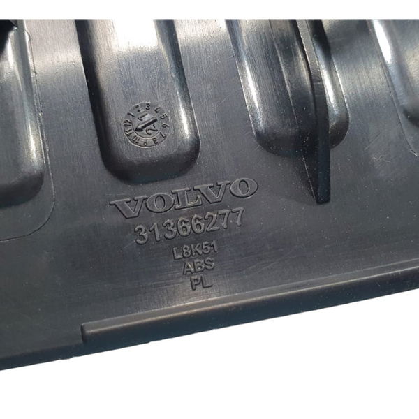 Descanso De Pé Volvo Xc90 T8 Inscription 2022