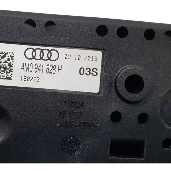 Caixa Placa Fusíveis Audi Q8 2020